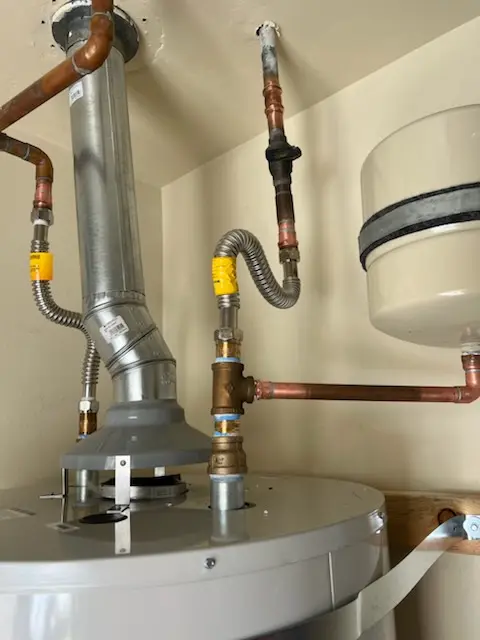 Water heater installation and plumbing repair in MacArthur Manor